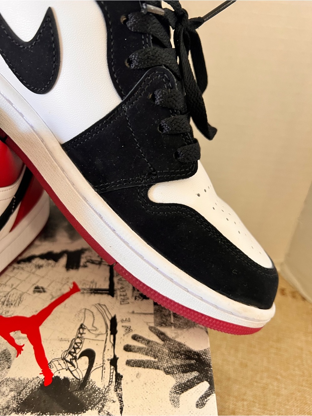 Nike Air Jordan 1 Low - Black White Red - Picture 4 of 6